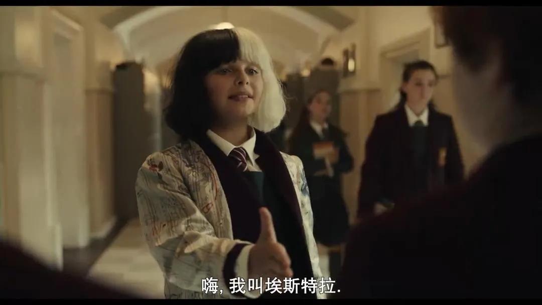 这美人一发疯，又是热搜混战