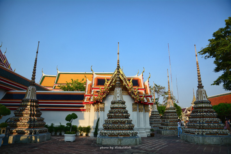 曼谷卧佛寺庙在哪里,曼谷卧佛在卧佛寺里面哪里