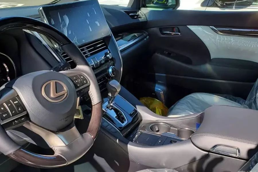 或成最新“加价王”，雷克萨斯LM将于1月10日预售！2月上市