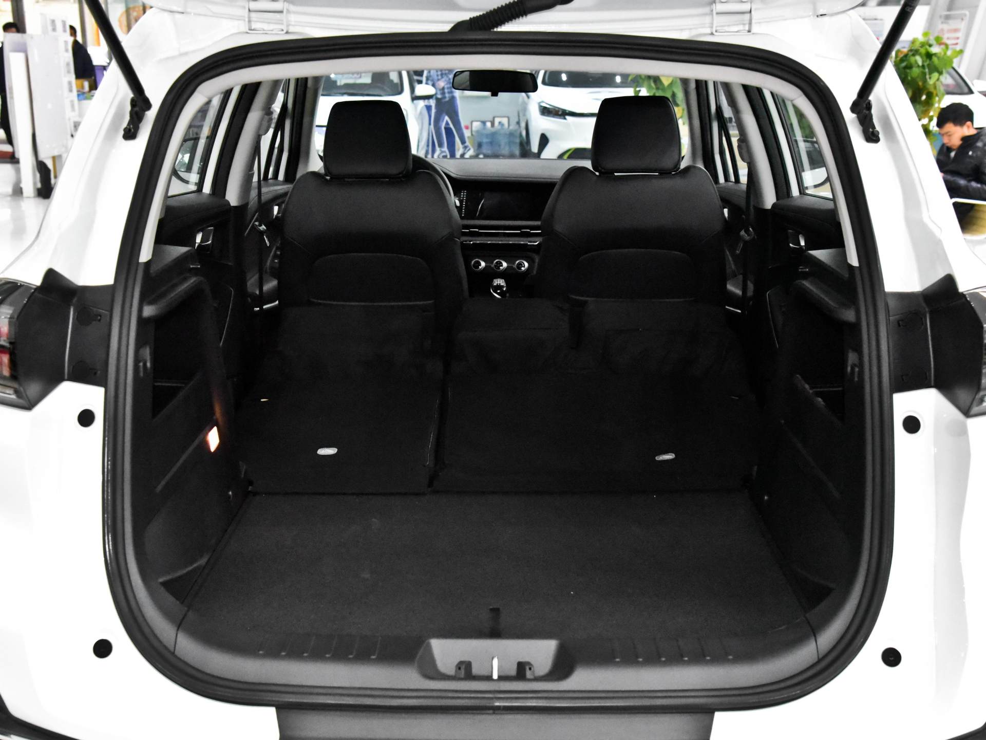 新款长安cs15值得购买吗,要买高性价比大七座suv怎能忽略它