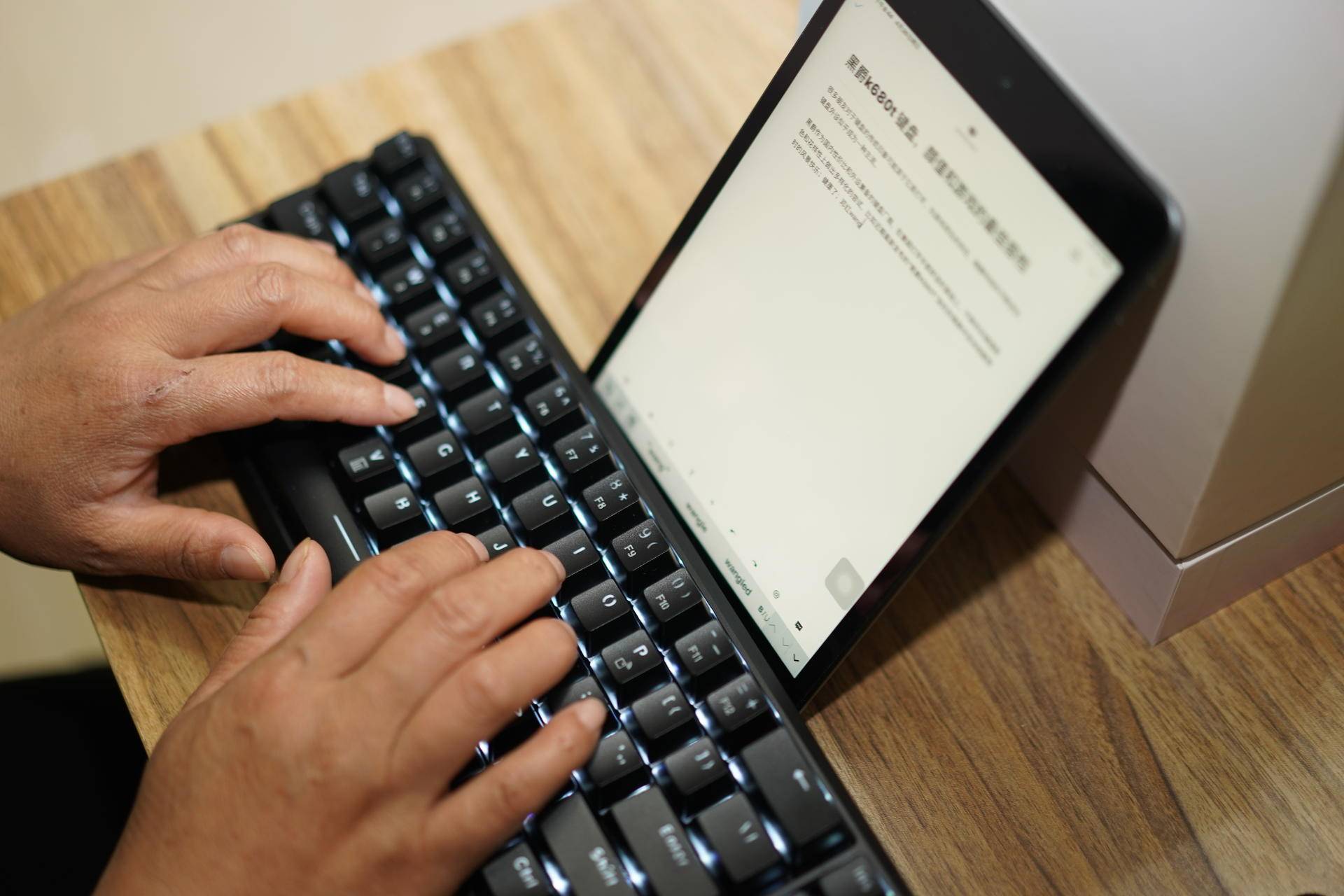 黑爵k680t镖人主题键盘,黑爵k620t键盘蓝色