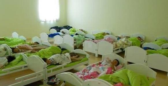 幼儿园为什么男女混睡,怎么回复家长质疑幼儿园男女混睡