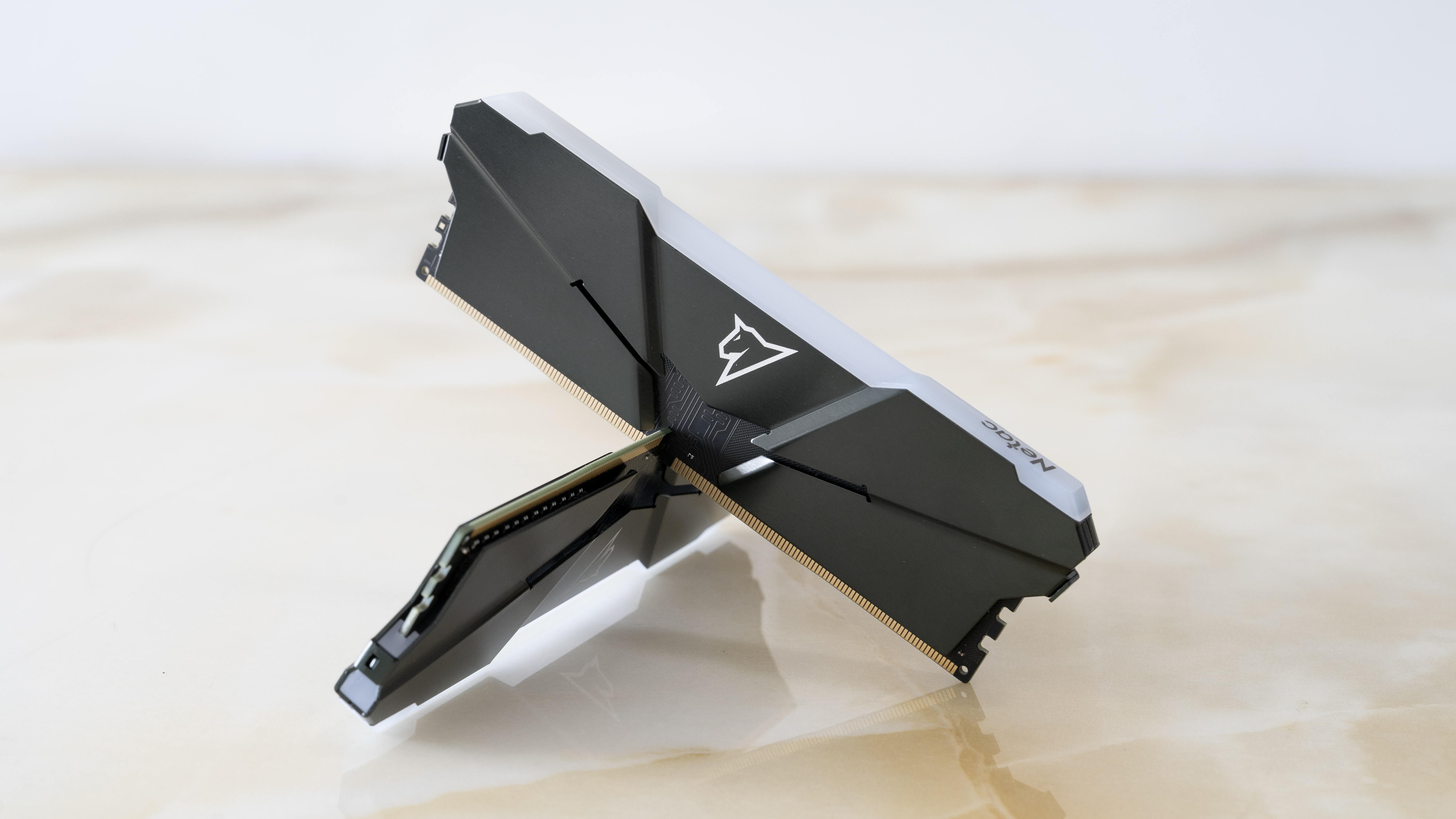 朗科绝影3200,朗科越影ddr4-320016gb内存评测