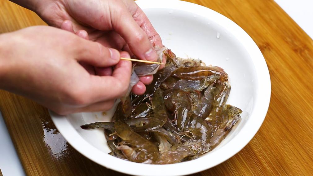 基围虾不油炸怎么做好吃,今天基围虾的五种经典做法