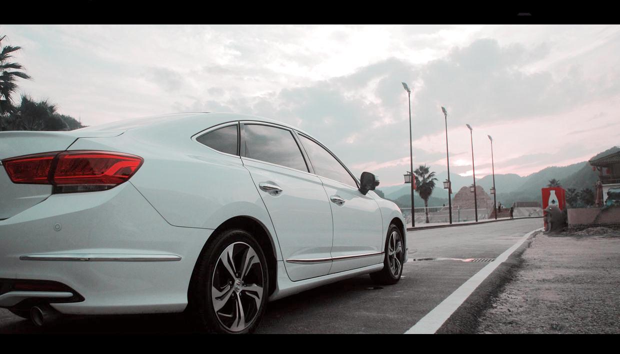 汽车塑料上的污渍怎么去除,汽车上的油烟污渍如何处理