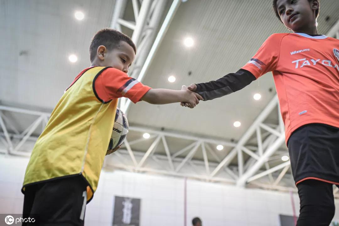 他不是神童纪录片,他不是神童