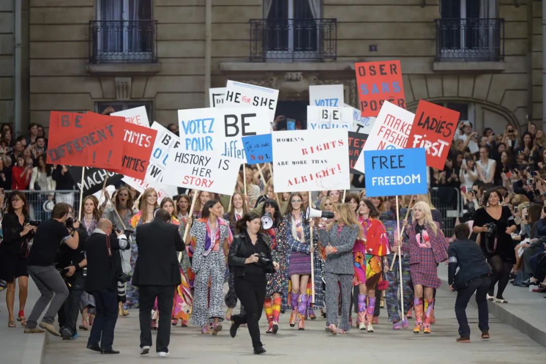 用一张兼收并蓄的音乐清单，让你听听CHANEL与音乐的故事
