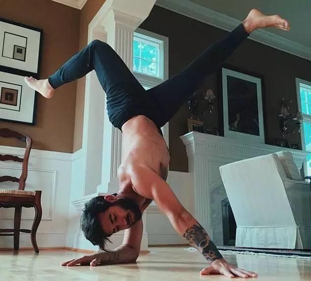 盘点男人练瑜伽,男人瑜伽刚柔并济