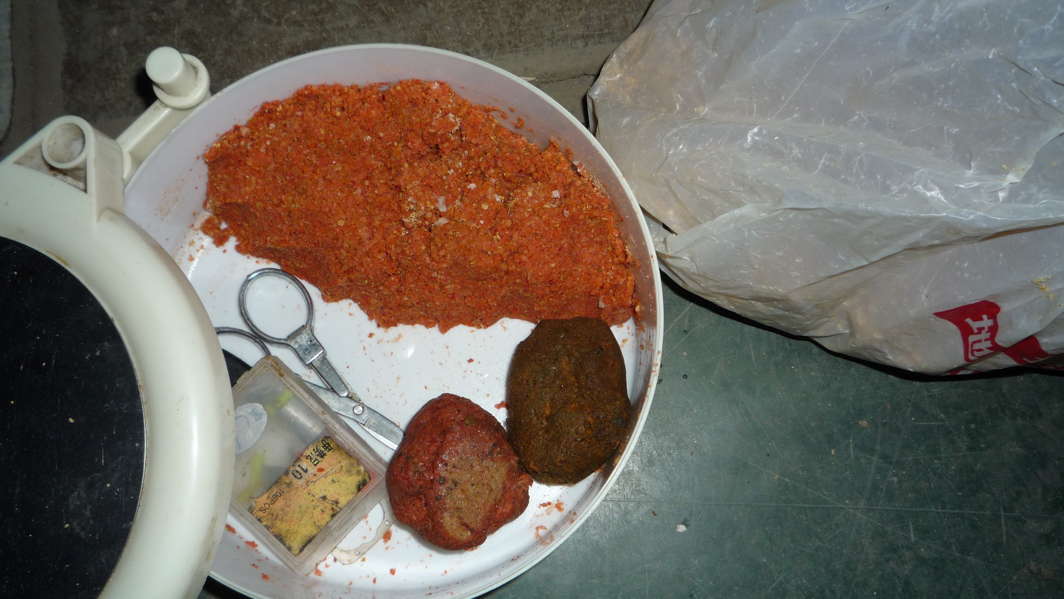 没用完的鱼饵怎么办,没用完的饵料