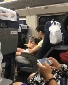 高铁上一位阿姨,高铁40岁老阿姨踢我怎么办