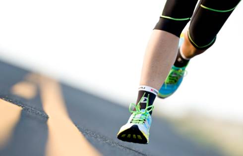 怎样选一双平价又合适的跑鞋,如何选择一双好看实用的跑鞋