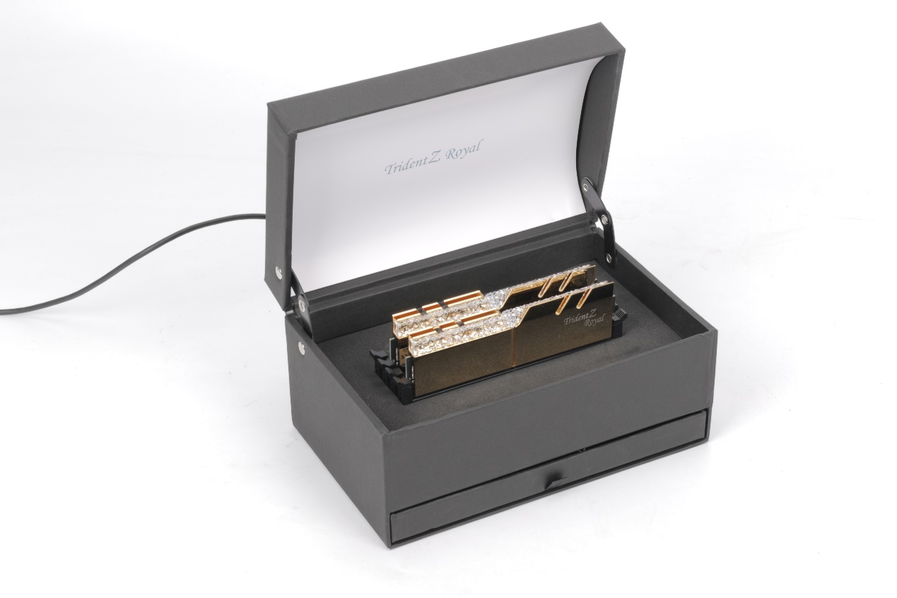 内存芝奇皇家戟16gb3600开箱,芝奇皇家戟ddr43200内存条能超频嘛