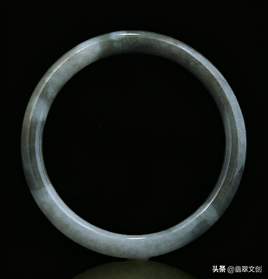 翡翠有几百块钱的吗,翡翠有的卖100多有的卖1000多