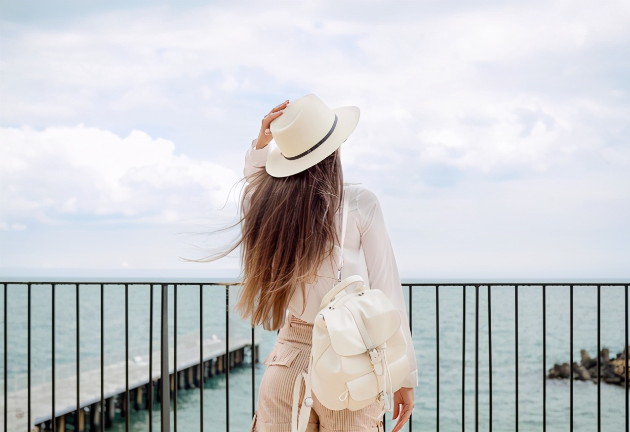 “儿媳一支口红800，嘴是金子做的吗”“我工资一万八，我乐意”