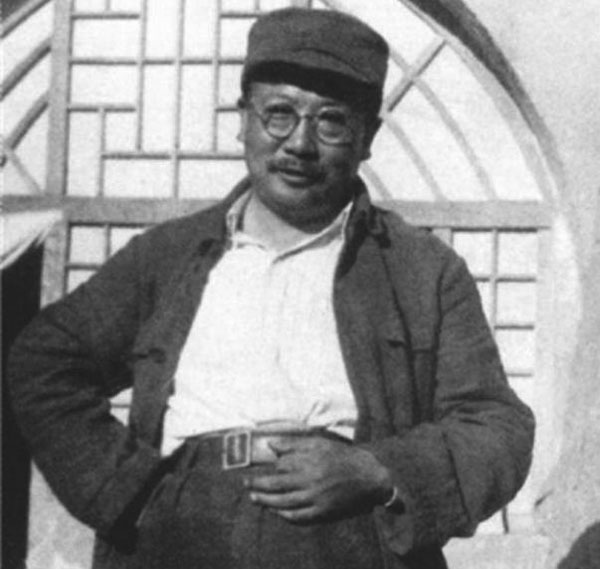 皖南事变后,蒋介石派戴笠抓李克农,李克农如何逃脱?