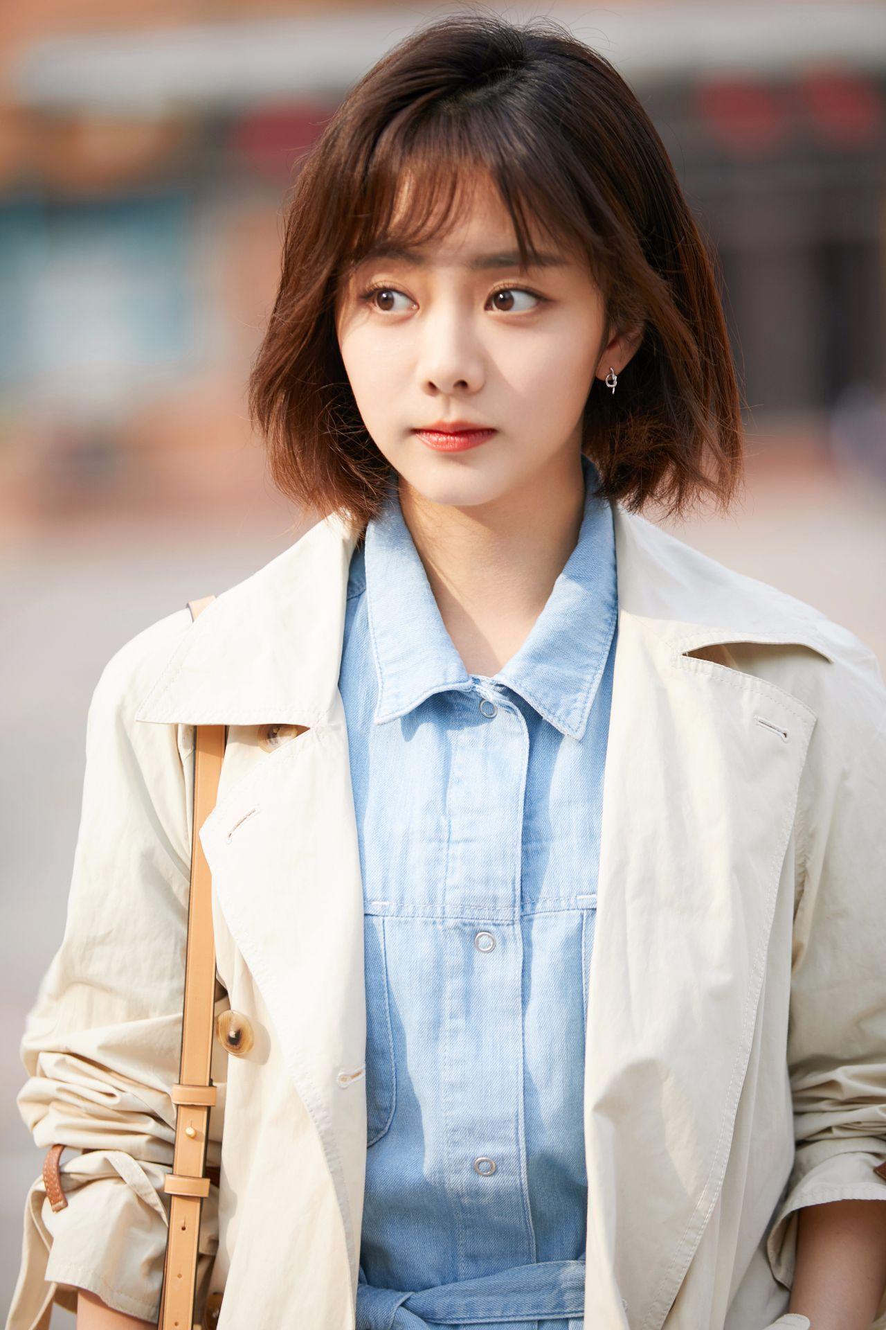 谭松韵是怎样拍以家人之名的,谭松韵出道十五年归来仍演高中生