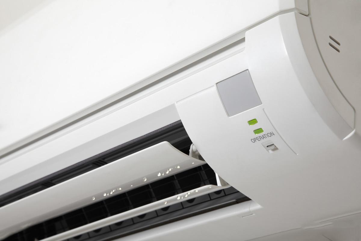 空调漏水是什么原因及解决办法,空调有水滴声是怎么处理