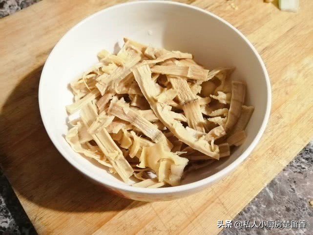 新鲜小春笋的处理方法和做法,竹笋怎么处理才能吃到鲜笋