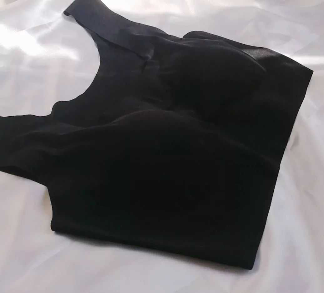 小胸如何穿衣好看,为啥说小胸穿衣显高级