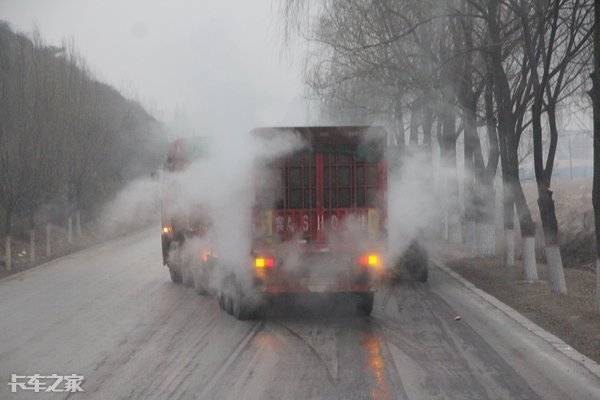 货车侧翻后如何正确调整,大货车拐弯侧翻什么原因