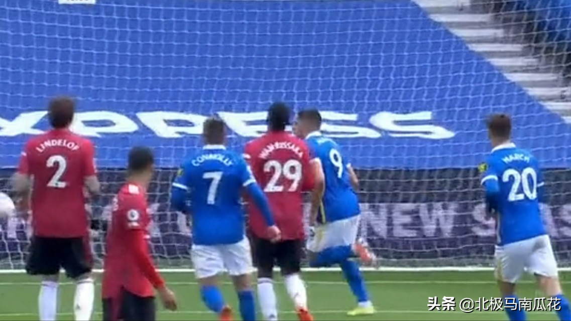 你没看错，曼联的确穿的红色球衣；德赫亚该把球门带走