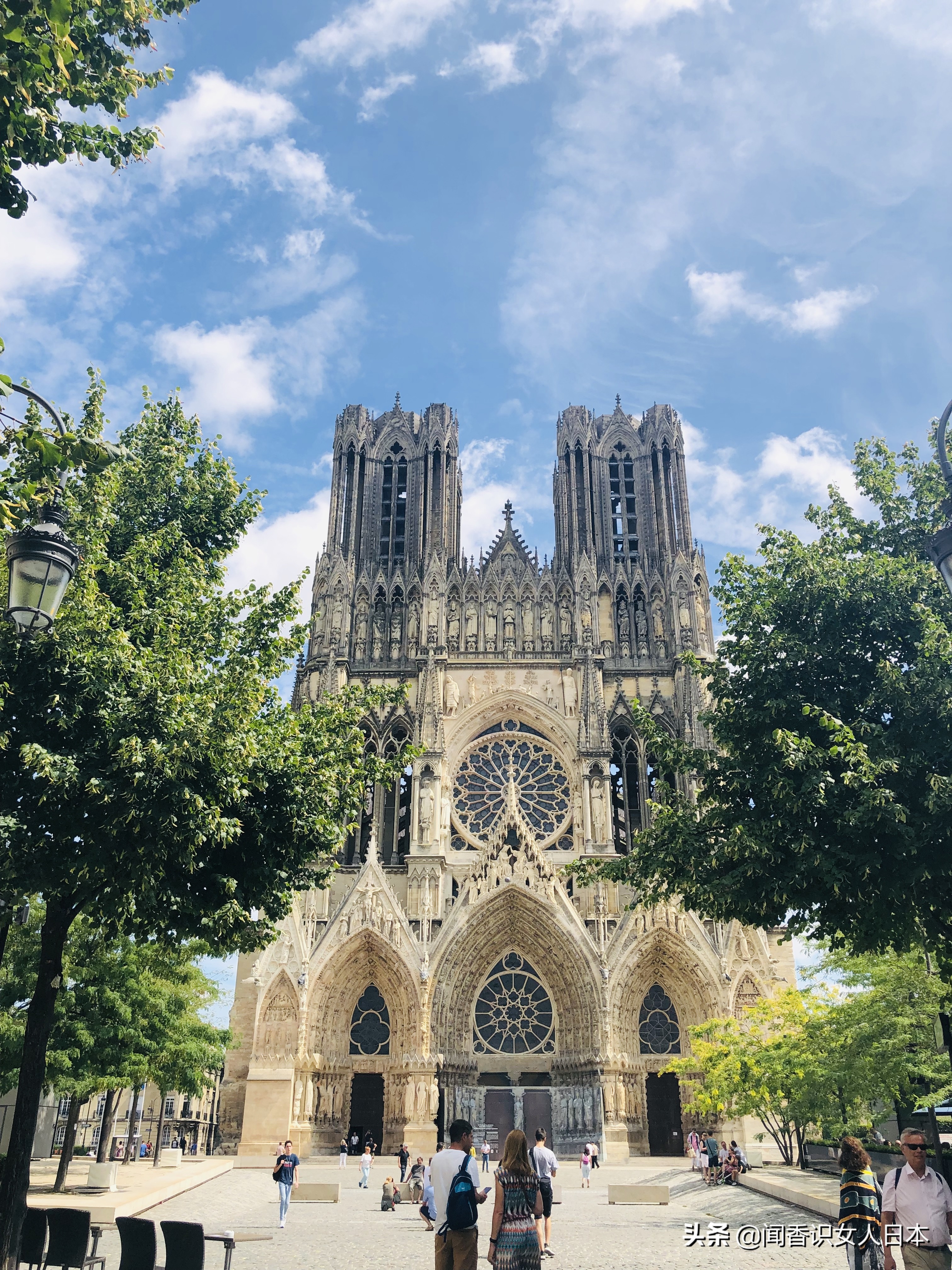 巴黎圣母院大教堂,巴黎圣母院和兰斯大教堂