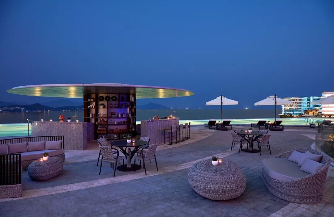 藏身酒店,高档酒店的酒吧