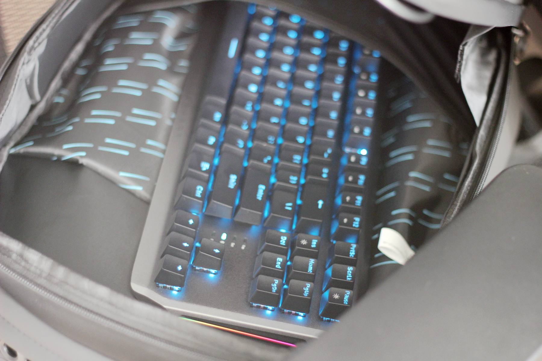 雷神玄龙机械键盘kl5087体验,多功能双头灯二合一复合灯