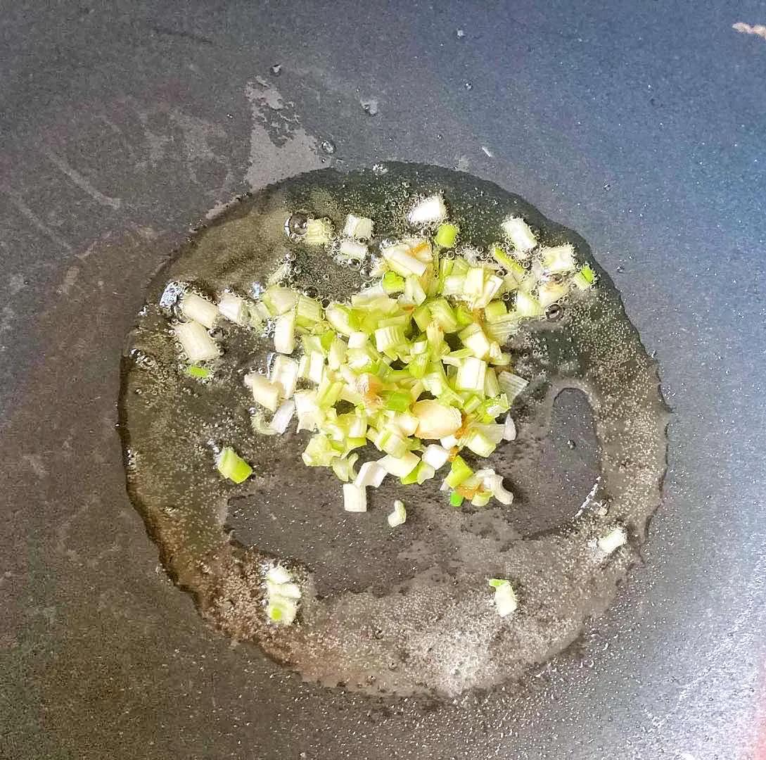 酸豆角香菇肉包,酸豆角肉包子正宗做法