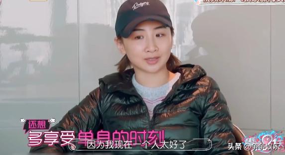 梁超何雯娜黑婚纱蹦床视频,蹦床冠军何雯娜老公梁超