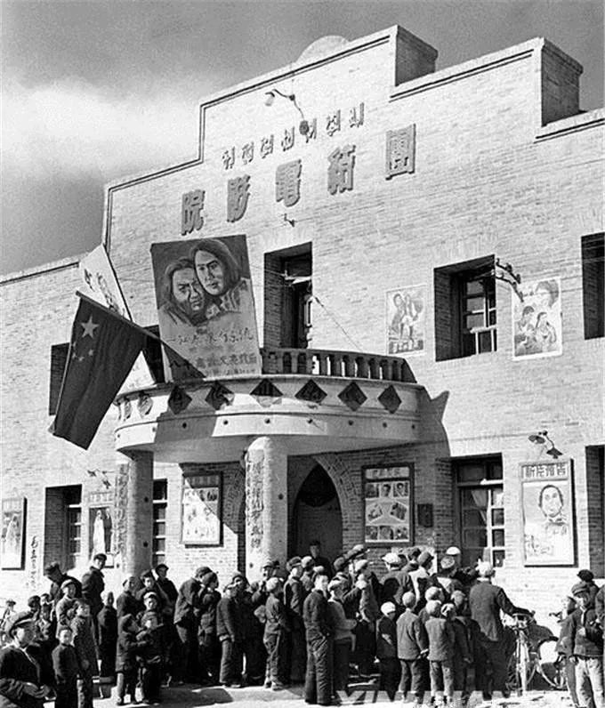 80年代看电影老照片,八十年代看电影老照片