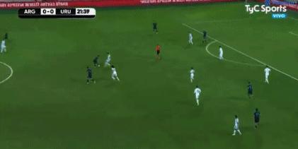 从侏儒症到足球巨星,从侏儒症到球王