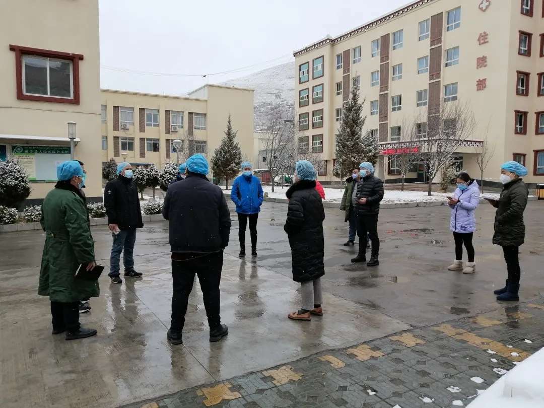 表扬医务人员坚守岗位的句子,致敬坚持在岗的医务人员