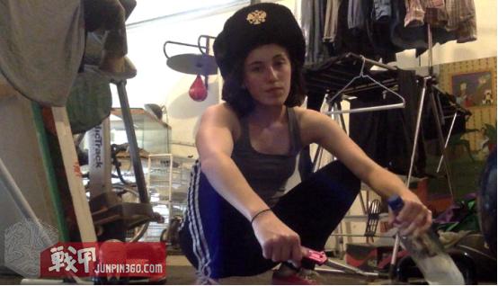 俄罗斯街头爱国,俄罗斯人喜欢三叶草