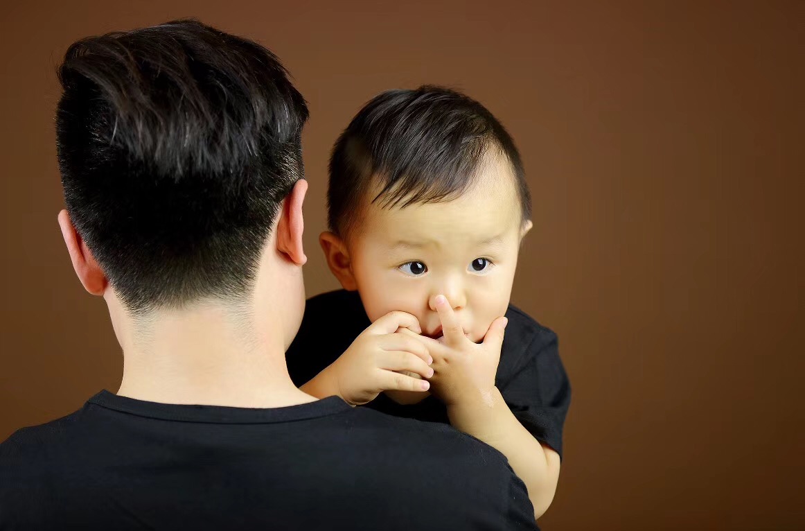 国足韩鹏勇救落水儿童,前国脚韩鹏勇救落水儿童