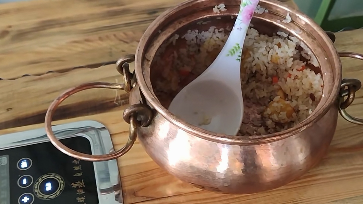 抚仙湖哪里吃铜锅鱼实惠,抚仙湖湖边哪里的石锅鱼最好吃