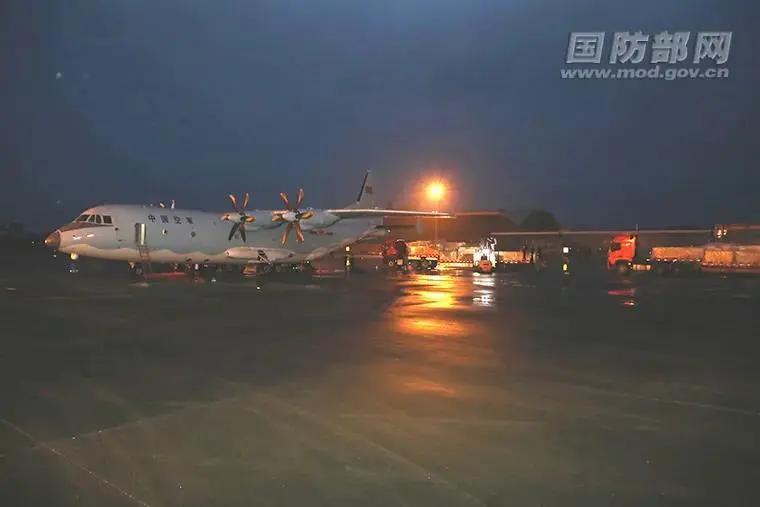 风雨同行我们并肩战疫情,我们并肩战疫风雨同行