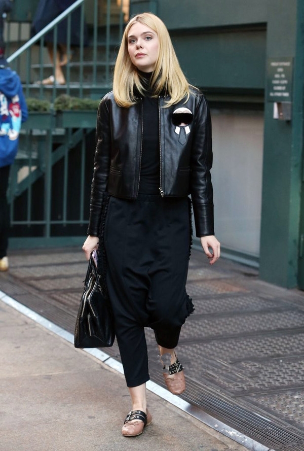 身材不好的女生必备的四条裤子,女人身材不好衣服搭配