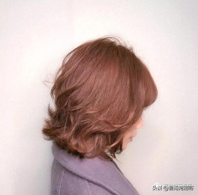 2020年最流行的发型气垫烫锁骨发,2020年最流行烫的锁骨发型