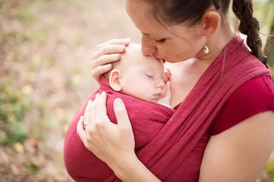 「母婴鉴品榜」老公不靠谱，带娃不轻松？那就做“袋鼠妈妈吧