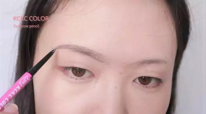 夏日草莓沙冰妆容化妆教程 (冰沙日常妆)