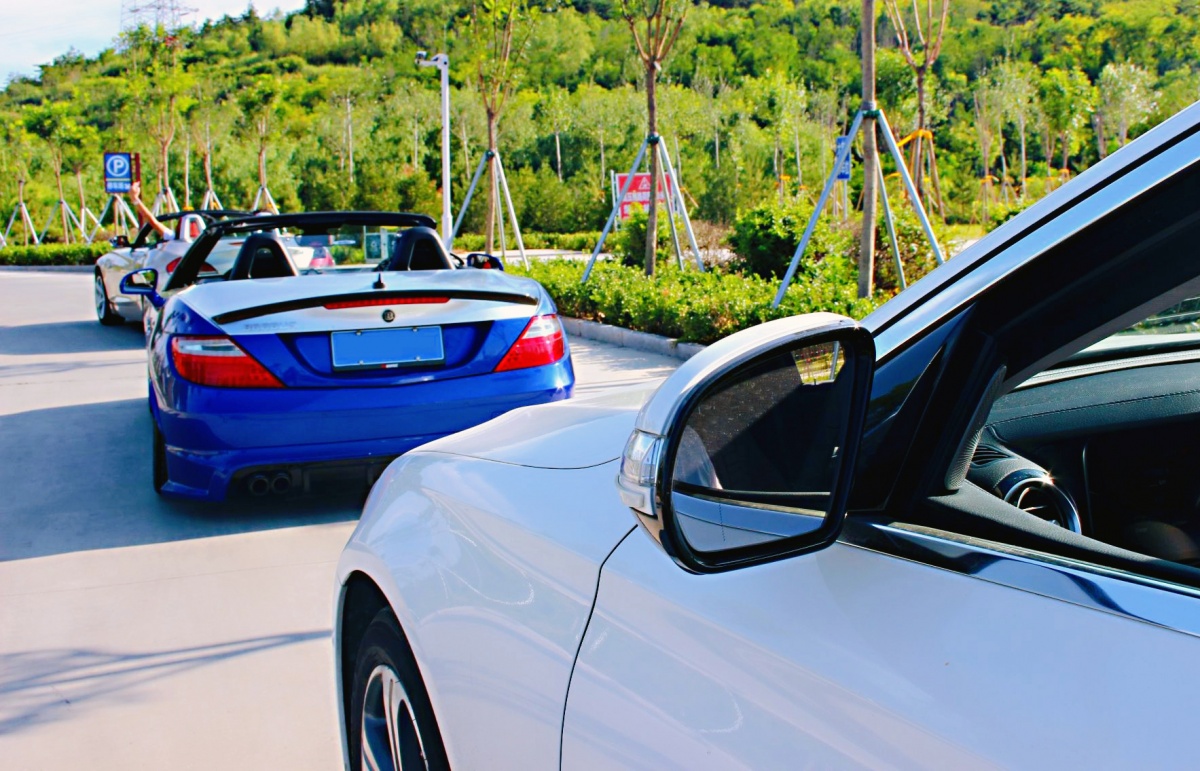 换上劳斯莱斯轮毂的巴博斯26SC,全身散发出高贵的气质