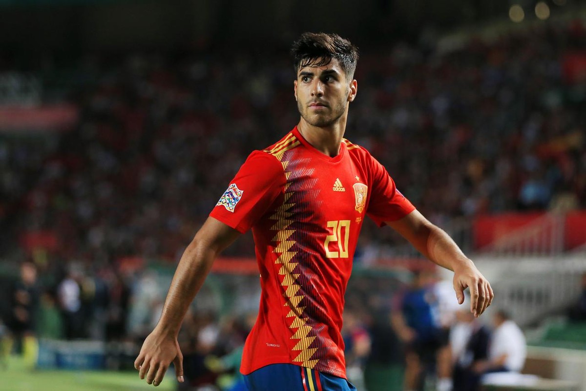 中国男足1比3越南黄健翔解说,中国男足vs日本男足黄健翔点评