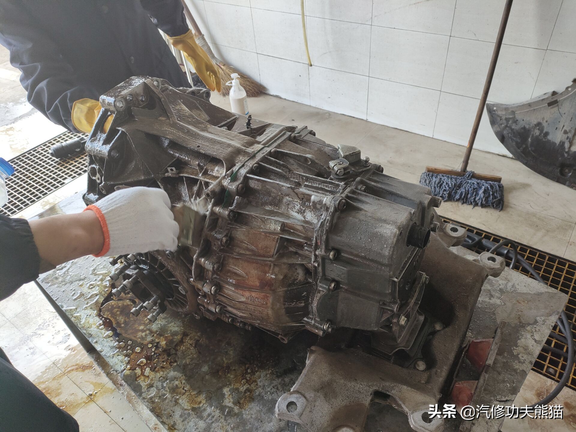 08款奥迪a6l手动挡2.0t烧机油么,09款奥迪a6l2.4烧机油怎么解决