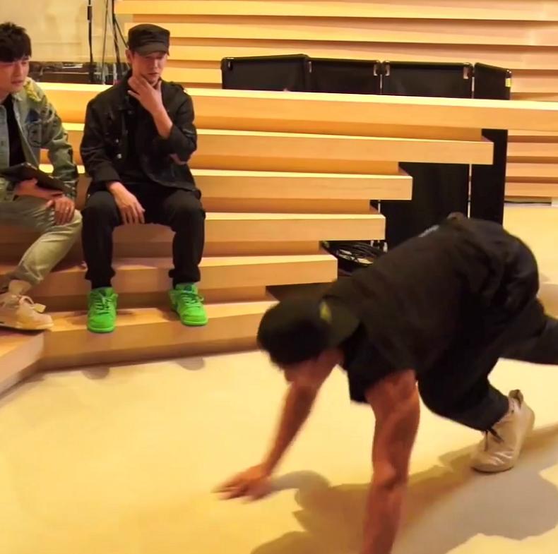 被唱歌耽误的游戏周杰伦,被唱歌耽误的魔术先生