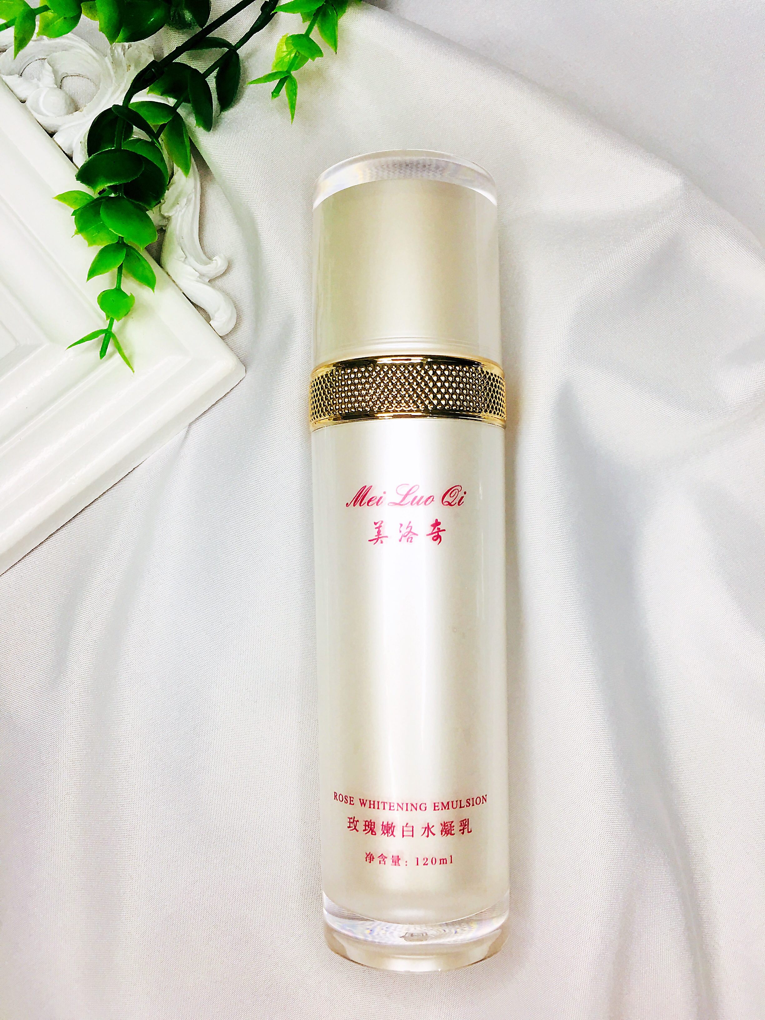 护肤不油腻推荐什么水乳,基础补水不带美白修复功效的水乳