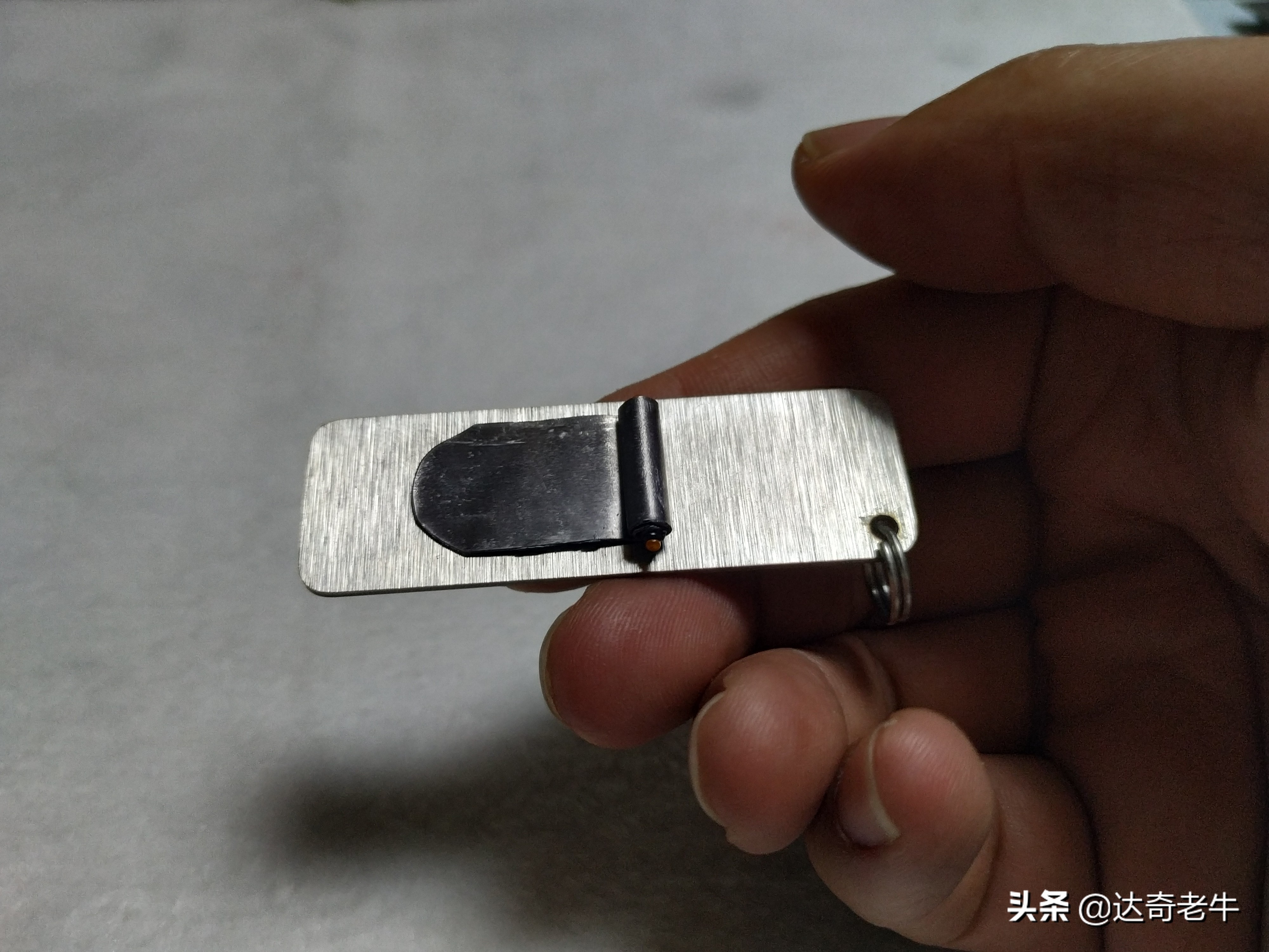 钓鱼挂铅调漂的正确方法,钓鱼卷铅的正确方法