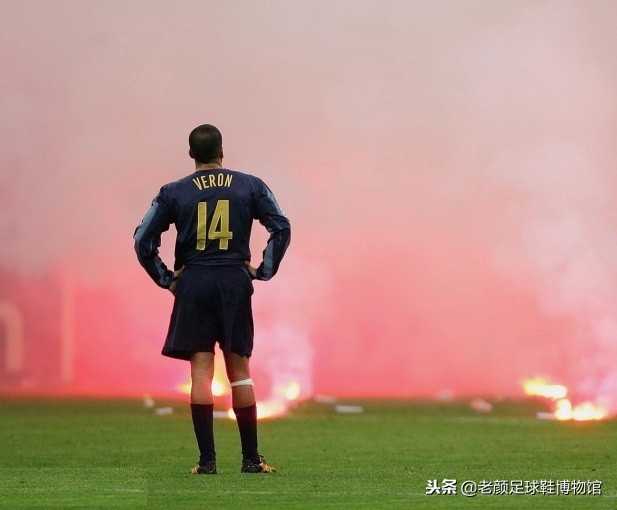 脚踏虎爪靴的神奇巫师，35岁参加世界杯，41岁复出只为母队上座率