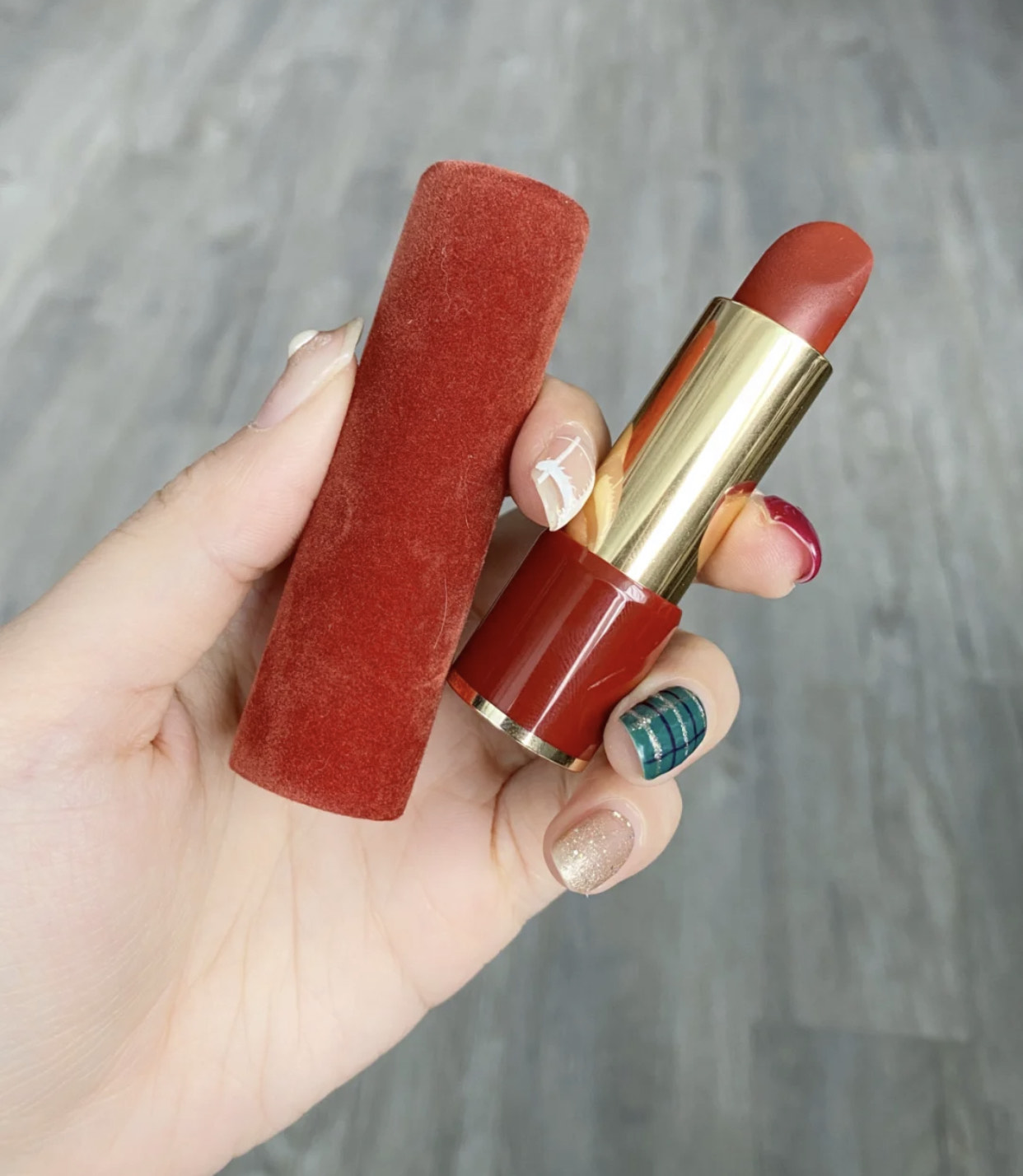 被称为“好运色”的口红,除了兰蔻196,纪梵希888才是王者