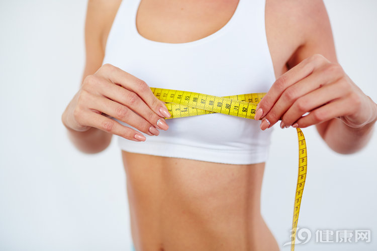 女性胸部越来越小什么原因导致的,爱做什么事的女子容易得乳腺癌